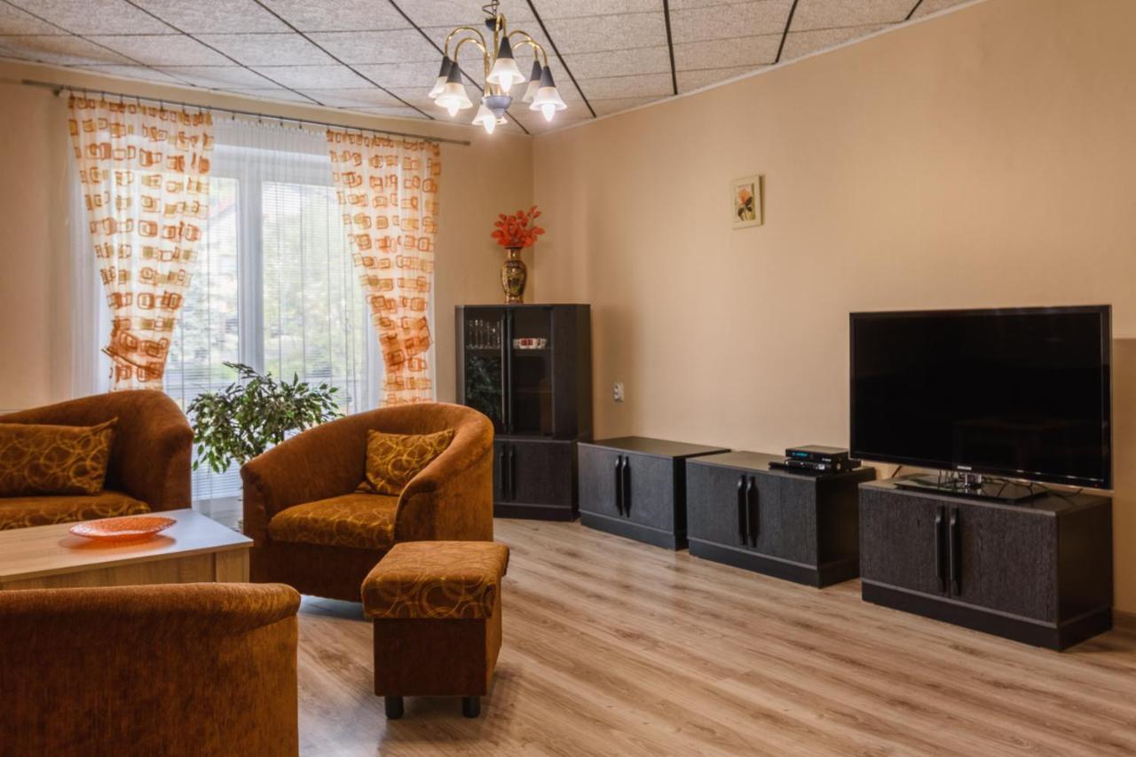 Apartman Elegant 2 Bešeňová Dış mekan fotoğraf
